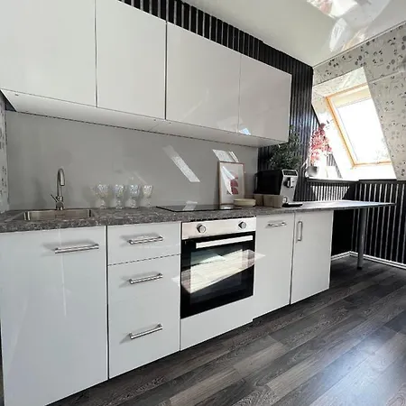 Cozy With Kitchen Near The Torva