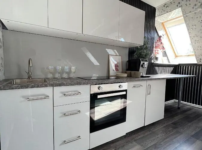 Cozy With Kitchen Near The Torva