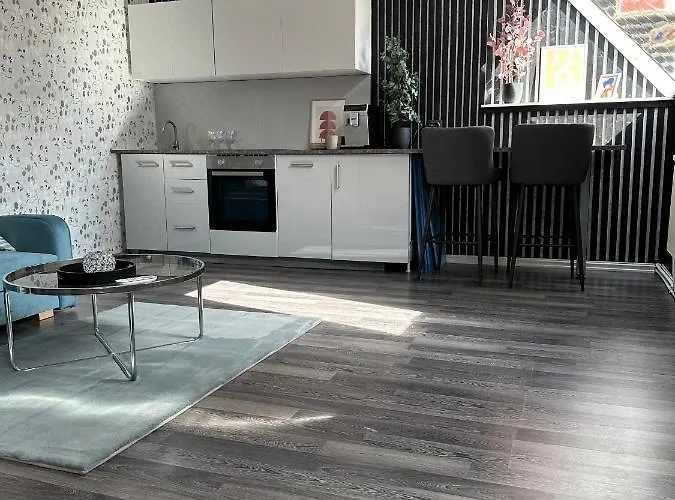 Cozy With Kitchen Near The Apartman