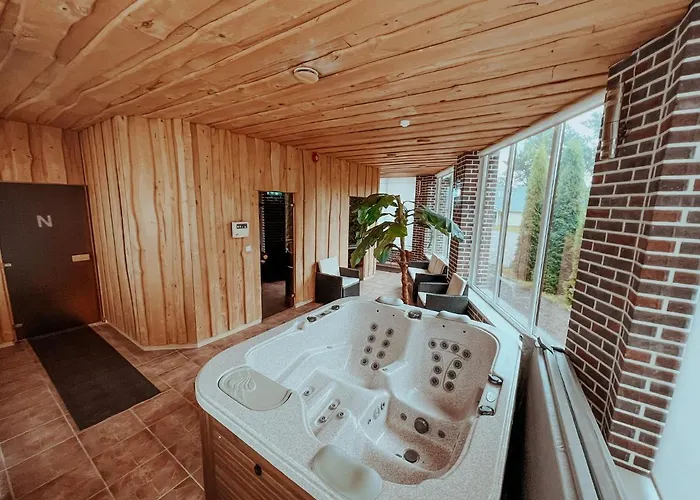 Cozy With Kitchen Near The *